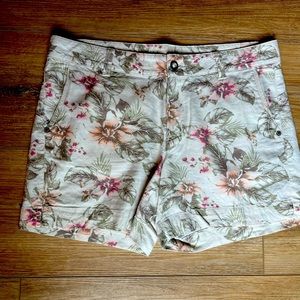 Sale 5 items for $20! Sonoma Ladies Size 10 Floral Linen Shorts